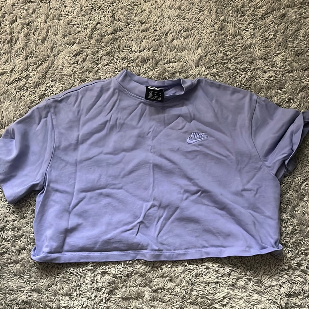 Nike lavender cropped workout top size medium
